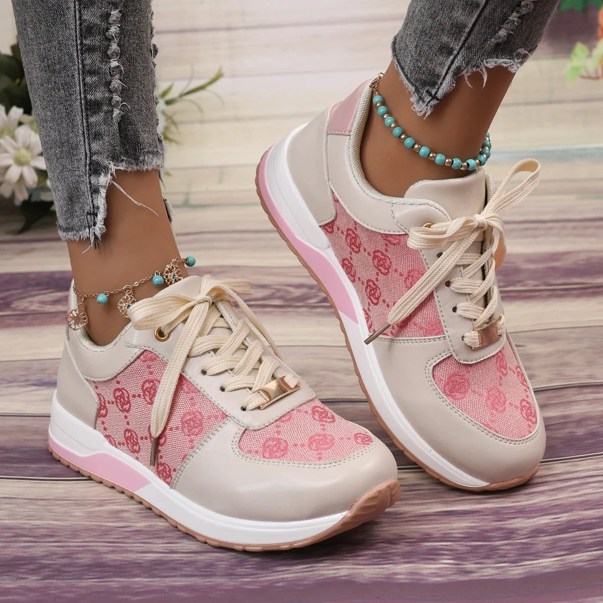 Flower Lace-Up Color Blocked Casual Sports Shoes