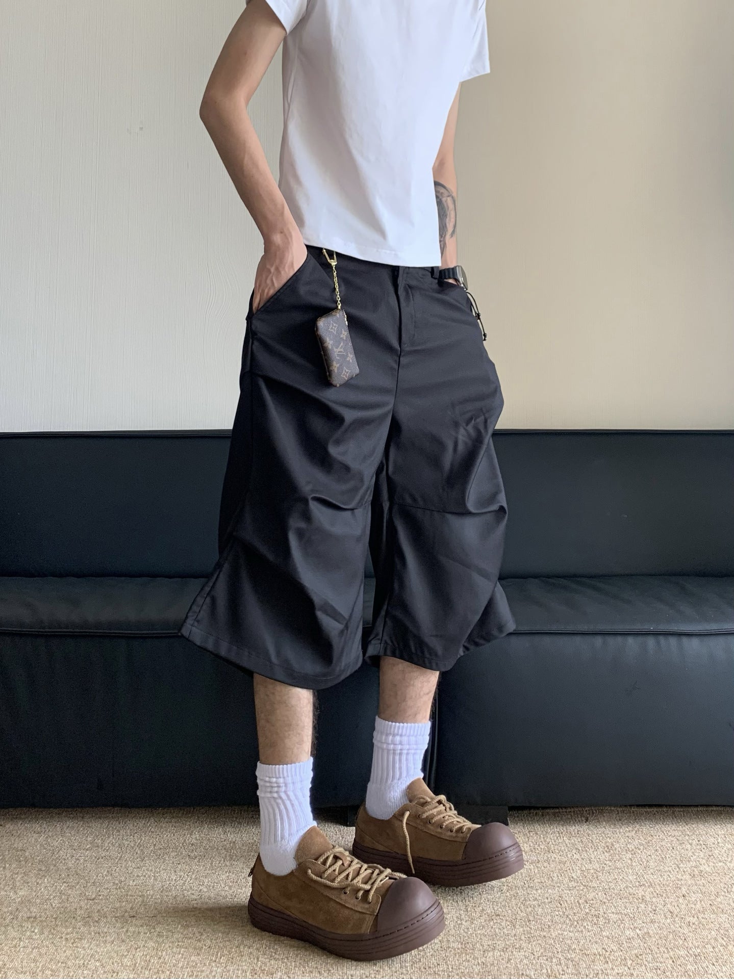 Minimally Pleated Design Casual Suit Shorts for Men