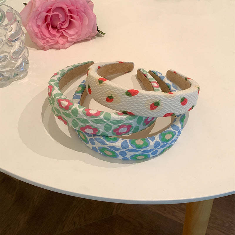 Strawberry-Flavored Wide-Brimmed Headband