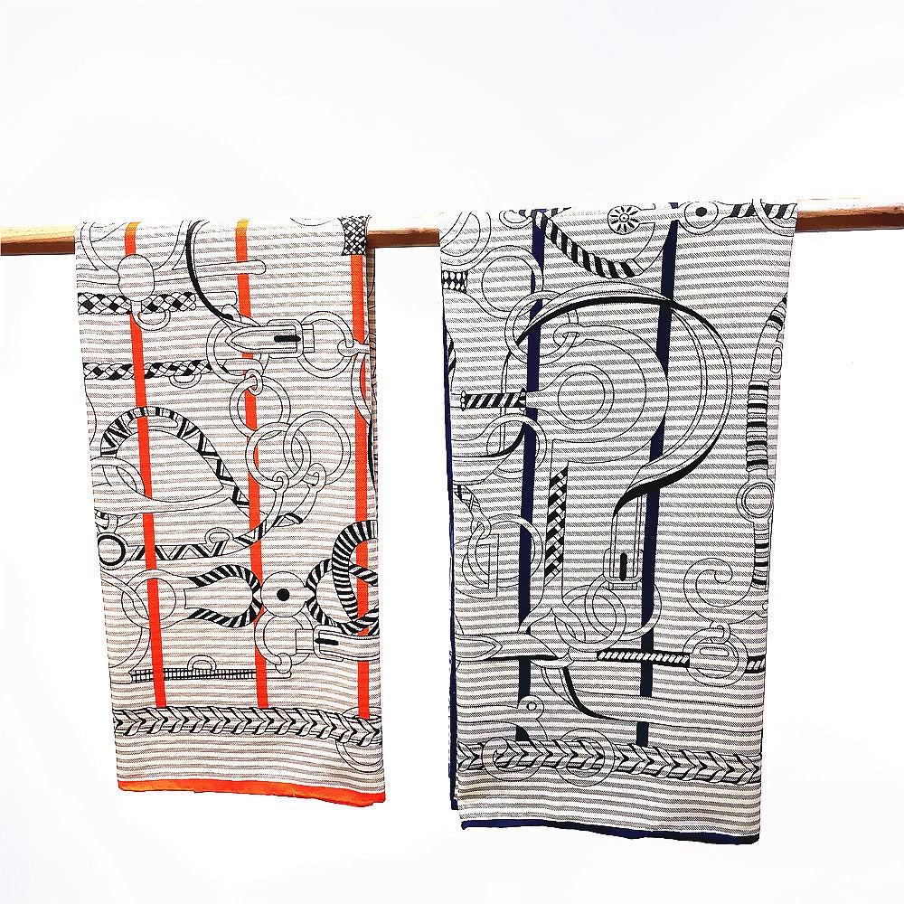 Versatile Carriage Chain Printed Square Scarf