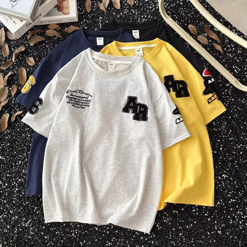 Casual Short Sleeved T-Shirt with Embroidered Pattern