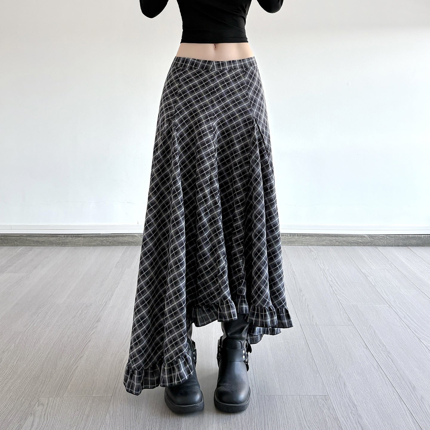 British College Style Irregular Plaid Skirt Hem Low Waist Vintage A-line Midi Skirt for Campus Girls with Slimming Fit
