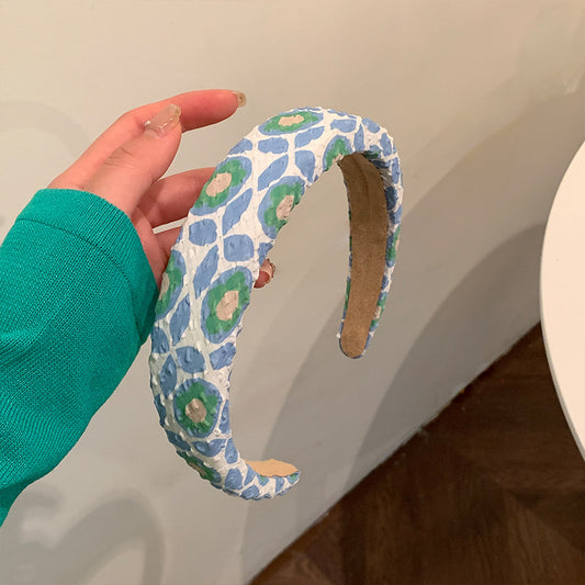 Strawberry-Flavored Wide-Brimmed Headband