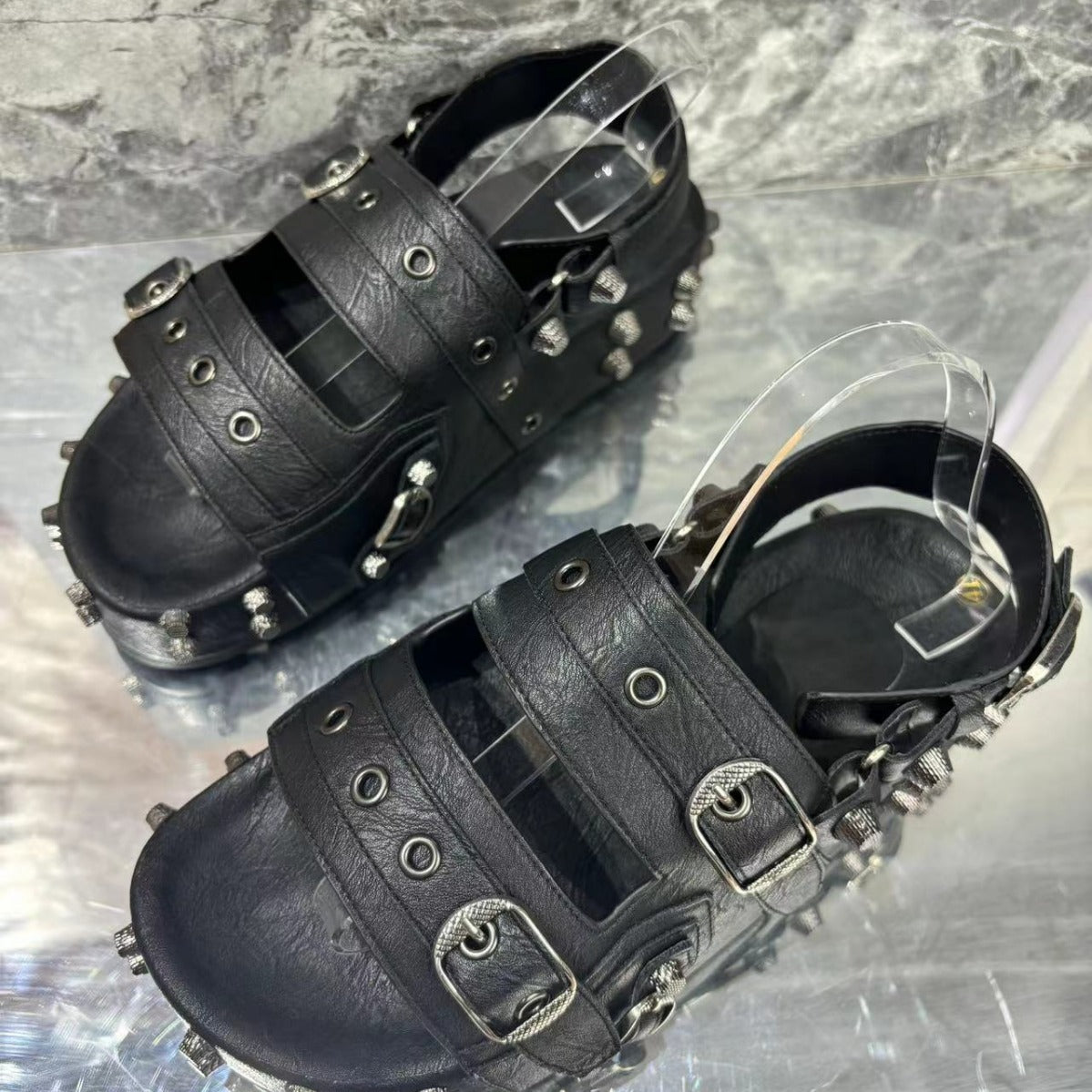 Rivet Fashion Sandals for Men and Women