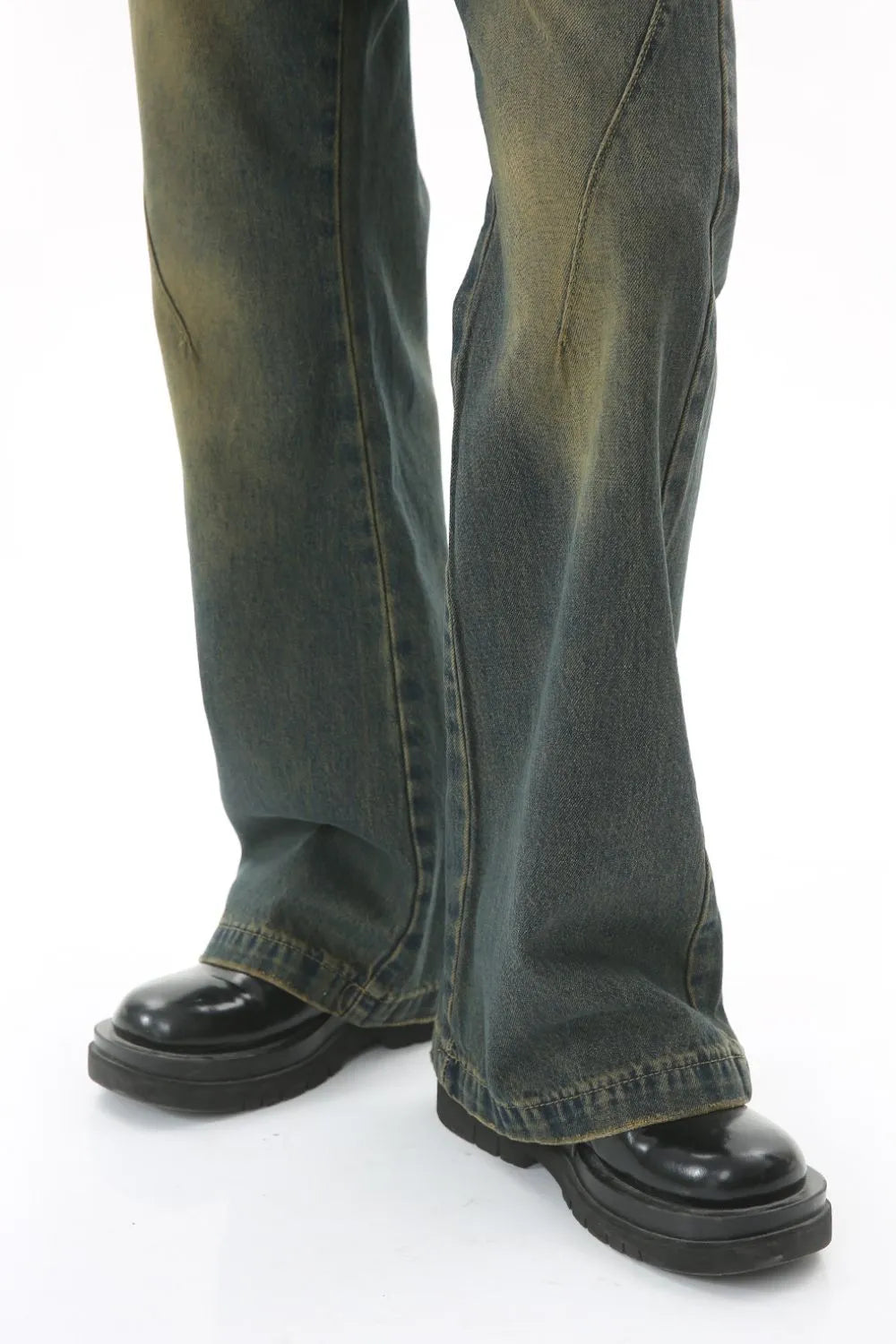 Playful Decorative Seam Jeans with Pockets