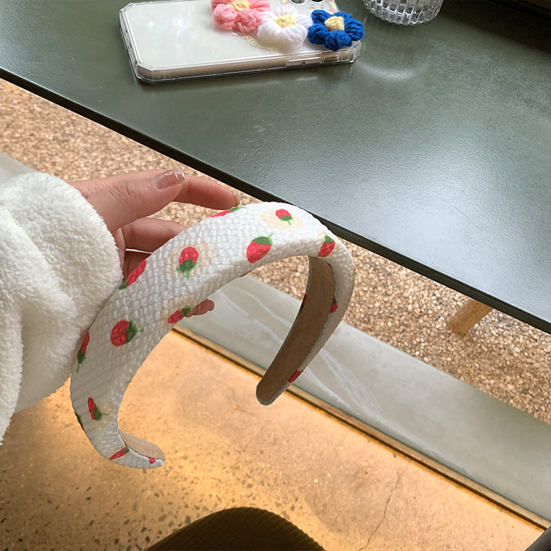 Strawberry-Flavored Wide-Brimmed Headband