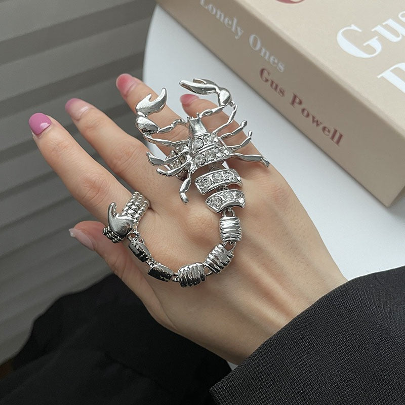 Exaggerated White Metal Scorpion Chain Ring - Harajuku Style