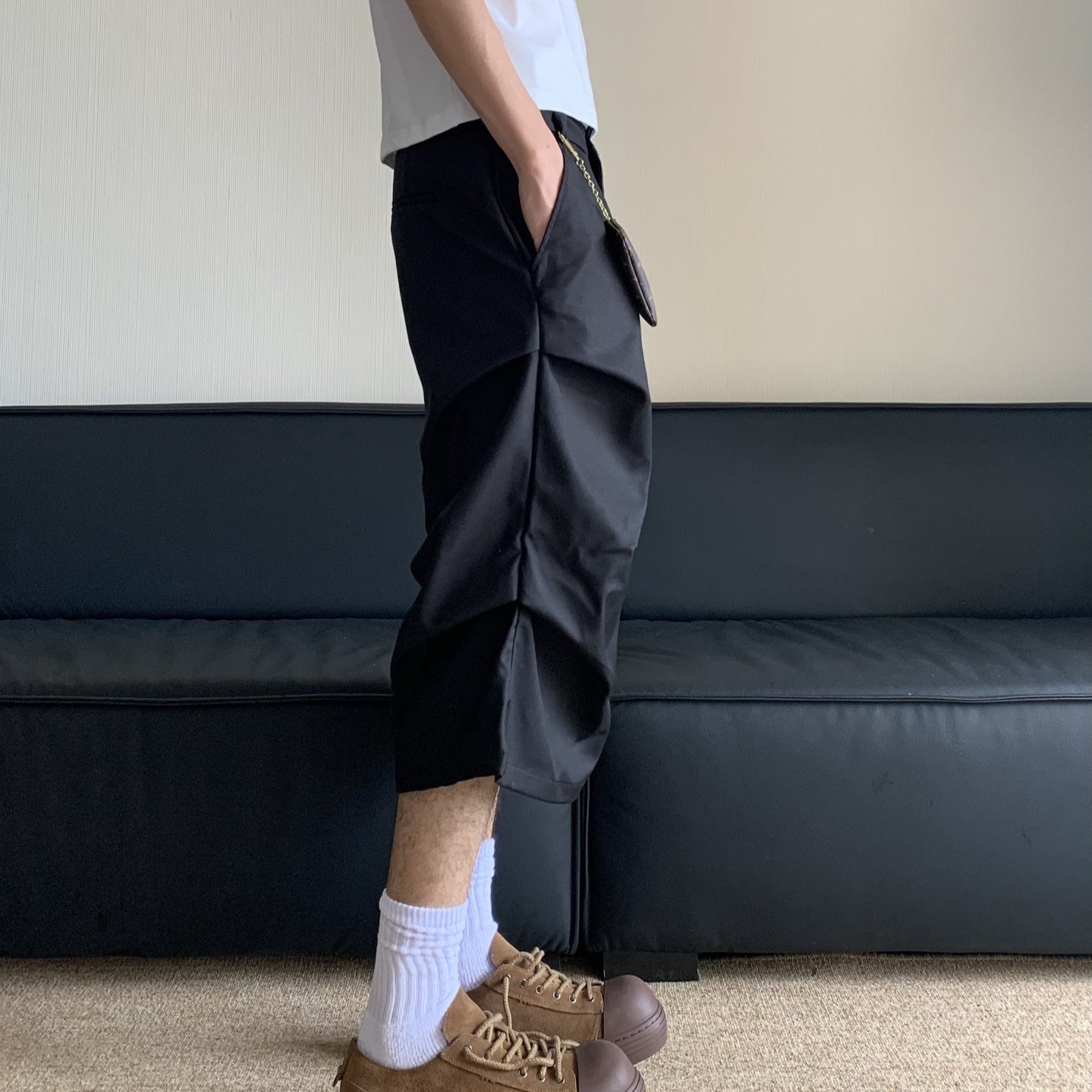 Minimally Pleated Design Casual Suit Shorts for Men