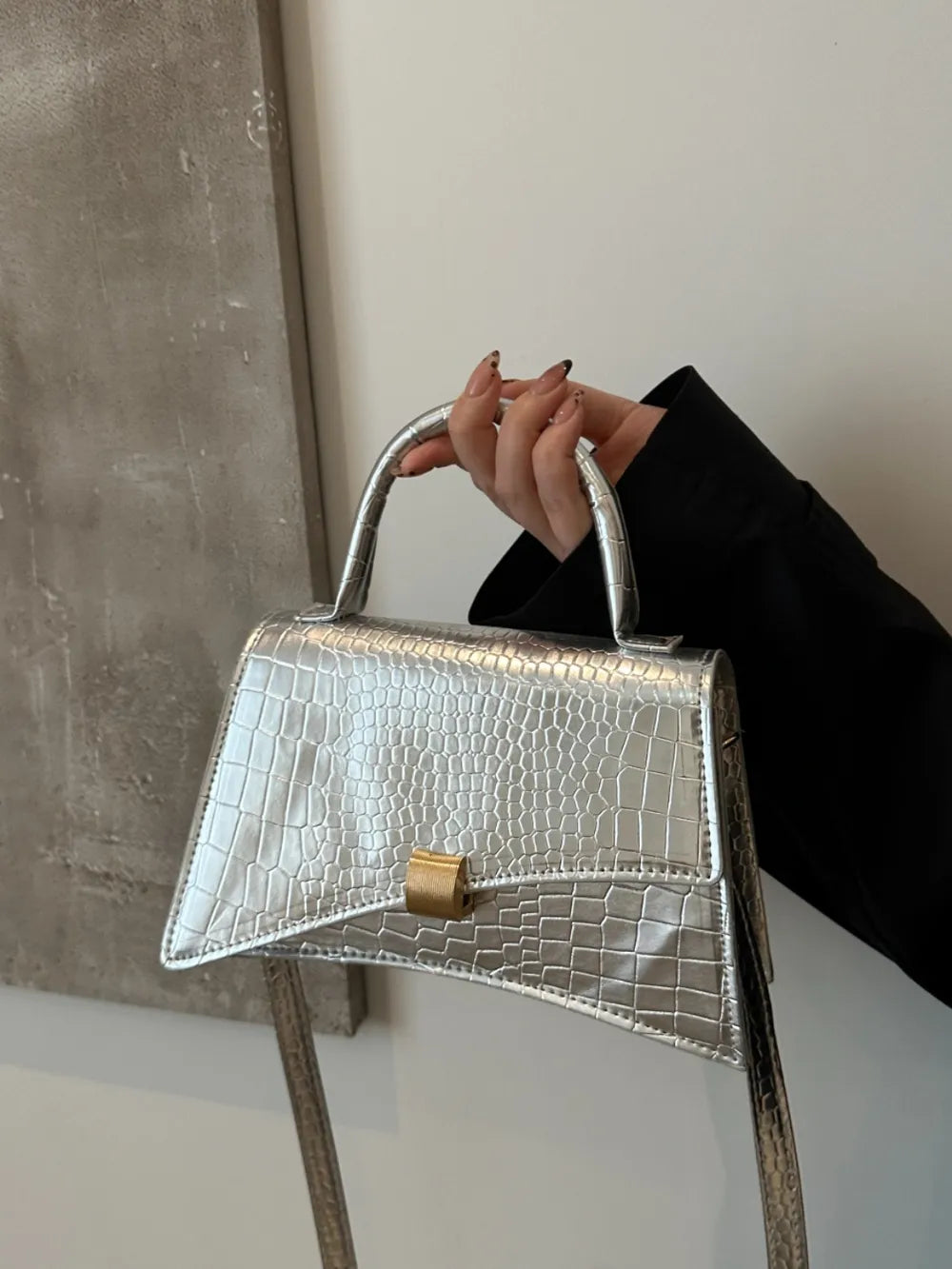 Chic Solid Color PU Leather Handbag