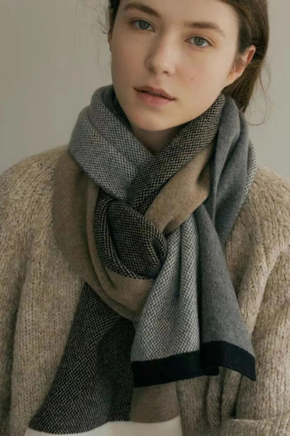 Playful Thermal Contrast Acrylic Scarf
