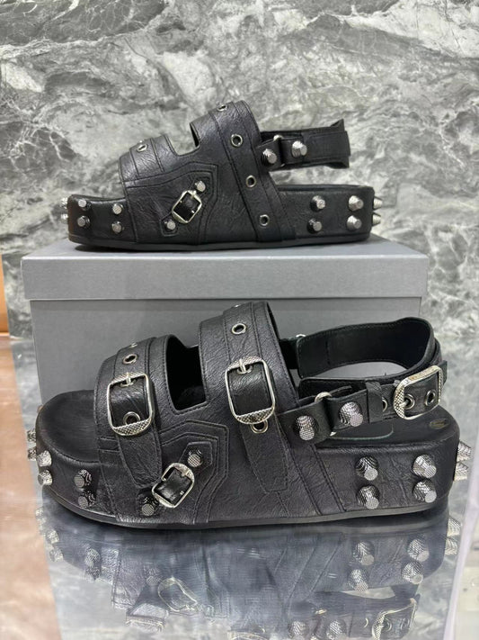 Rivet Fashion Sandals for Men and Women