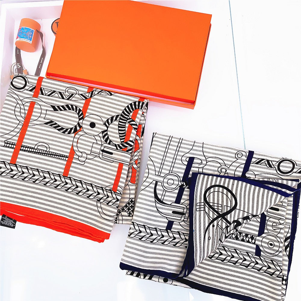 Versatile Carriage Chain Printed Square Scarf