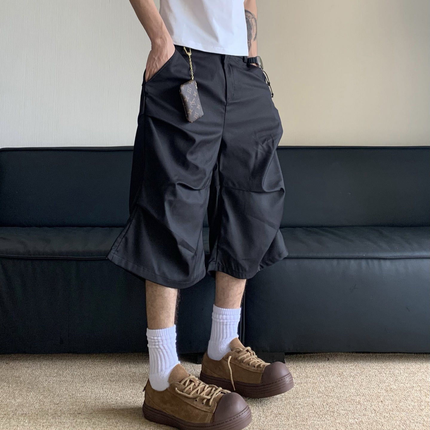 Minimally Pleated Design Casual Suit Shorts for Men