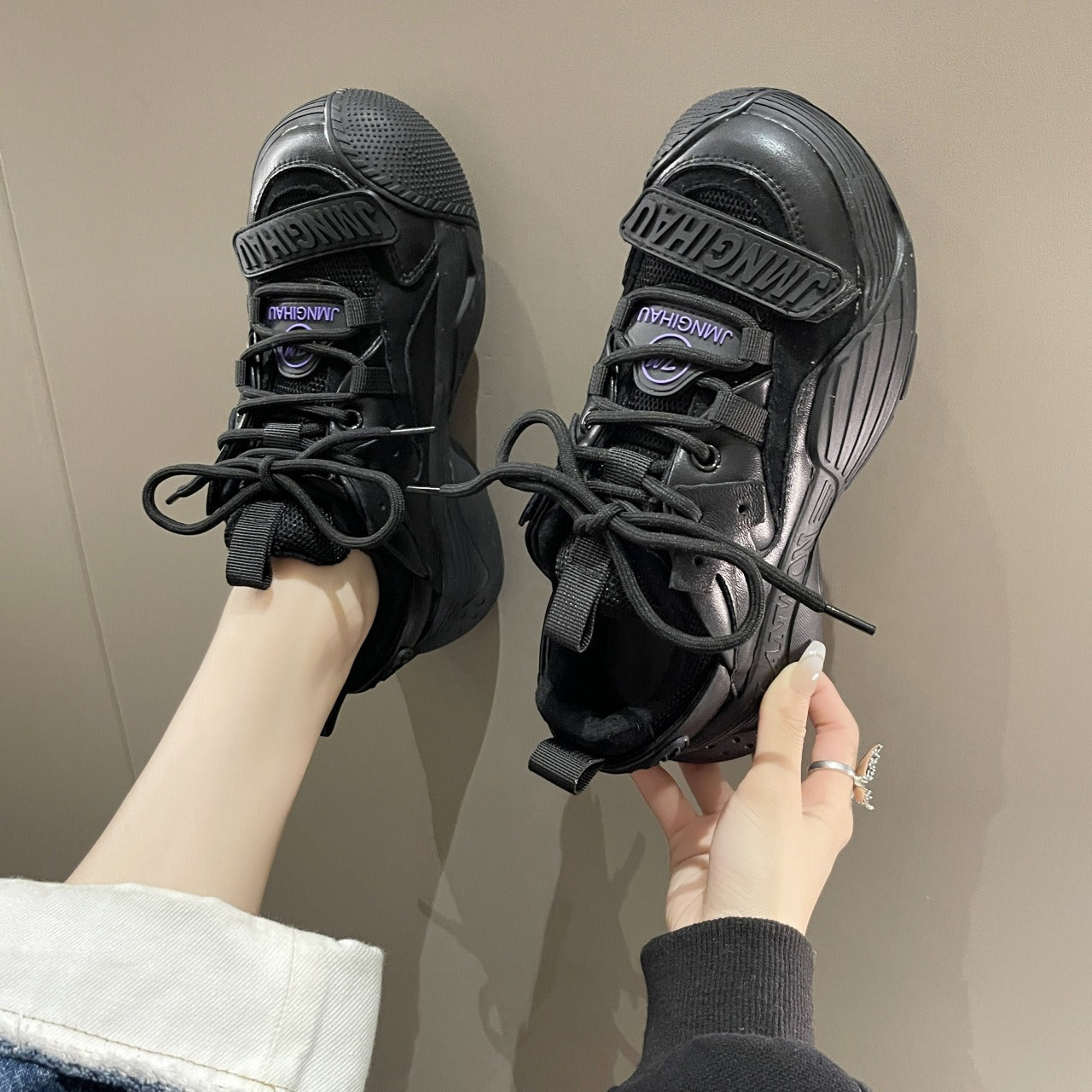 Hong Kong Style Women's Plush Retro Sneakers