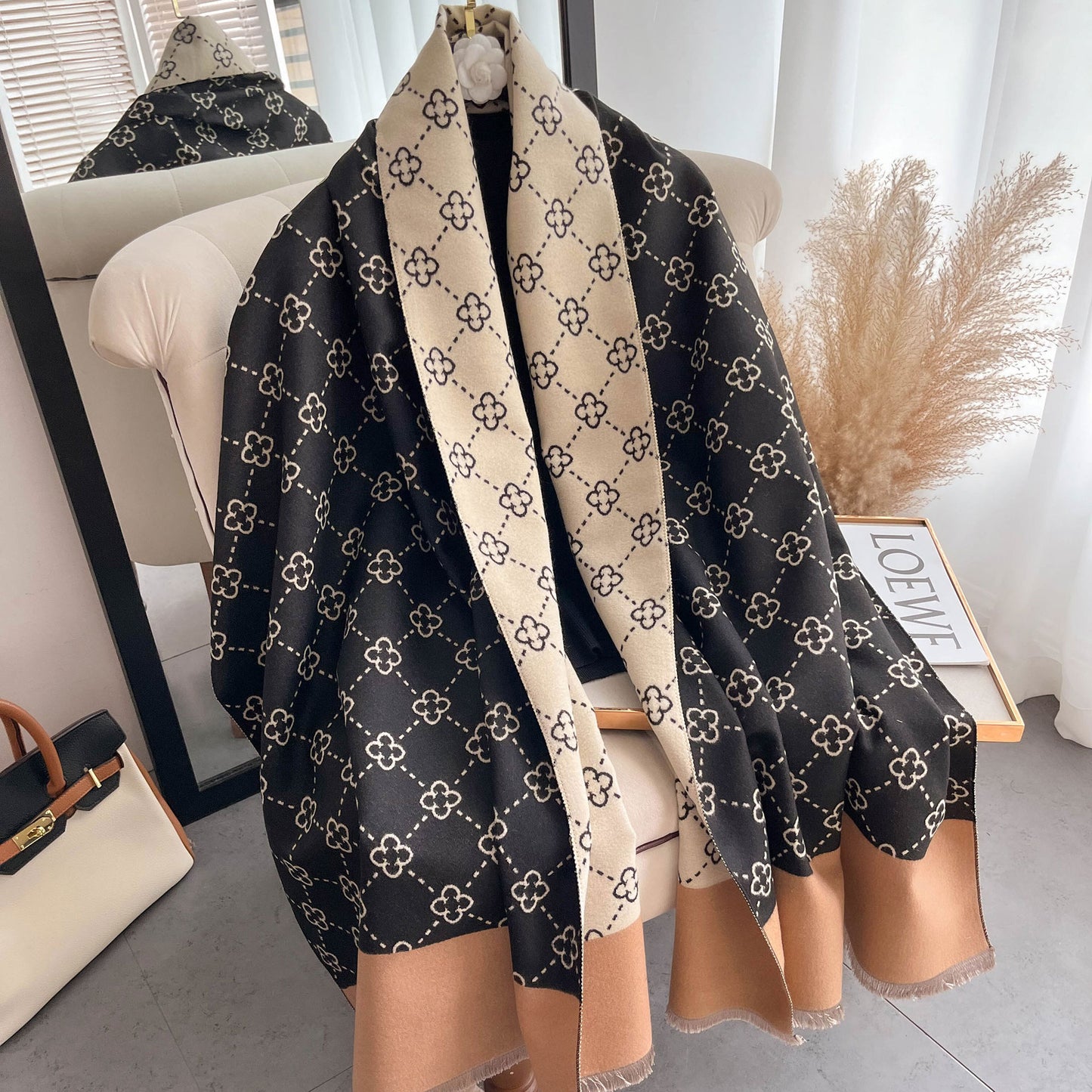 Playful Sunflower Pattern Imitation Cashmere Scarf