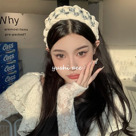 Korean Three-Dimensional Woven Headband