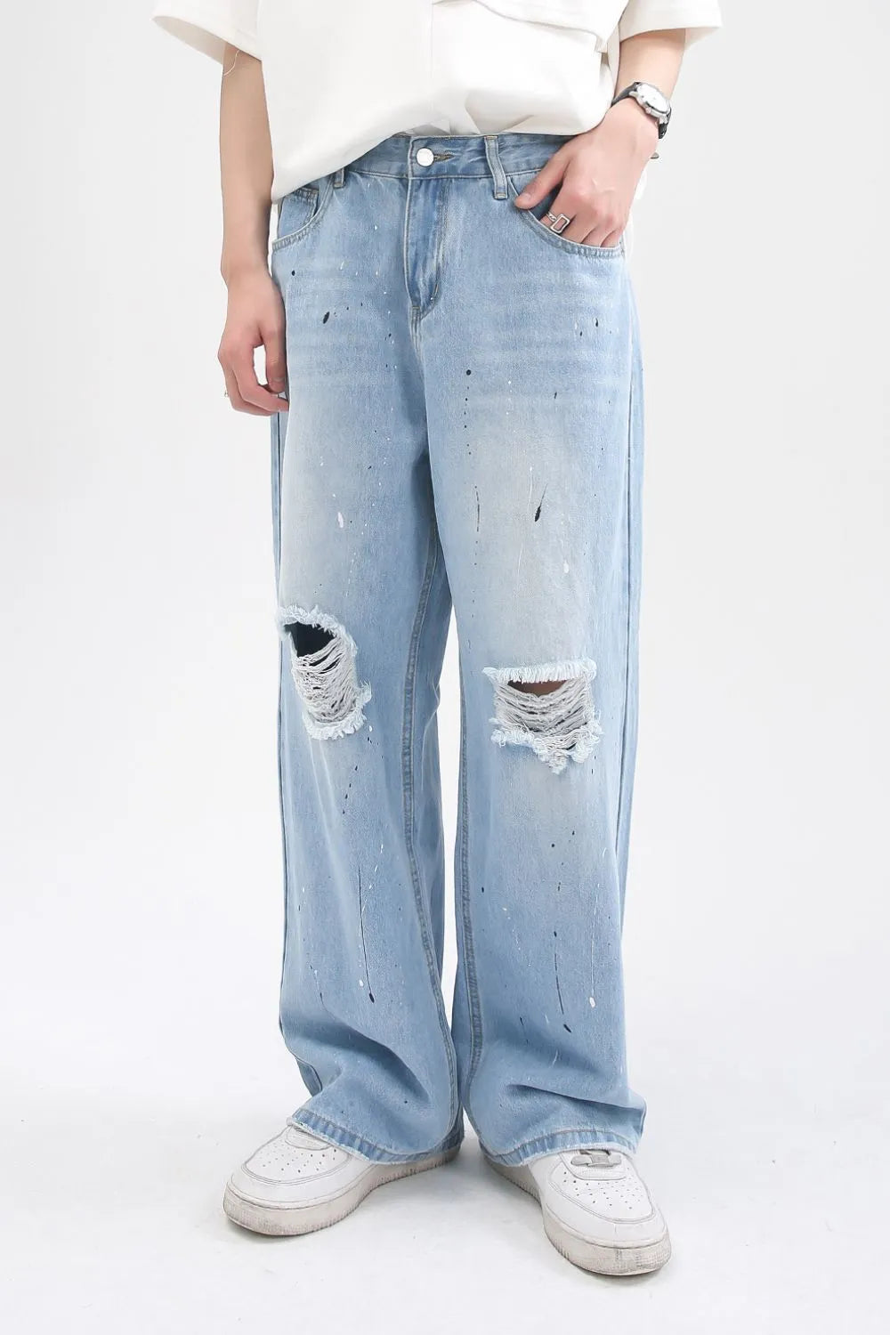 Playful Distressed Jeans with Pockets