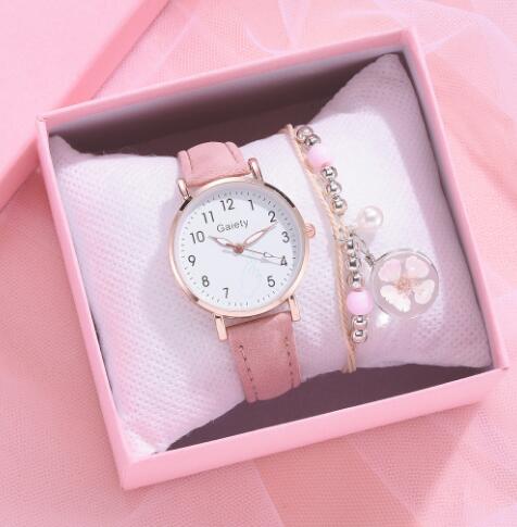 Vintage Harajuku Style Women's Leather Strap Watch