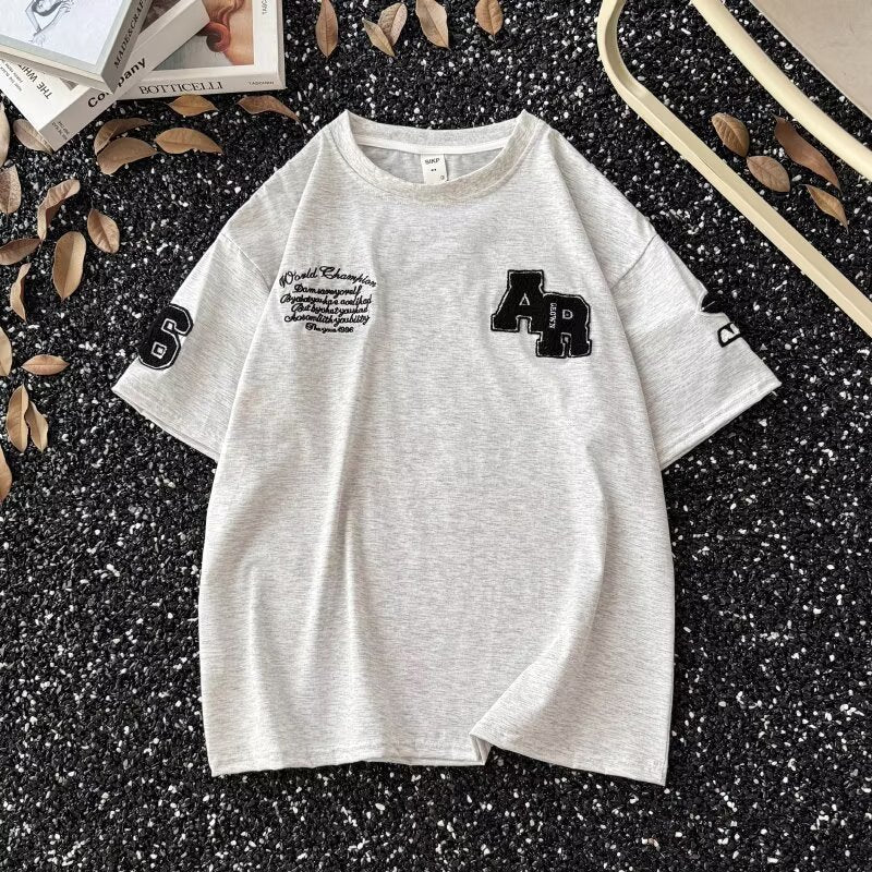 Casual Short Sleeved T-Shirt with Embroidered Pattern