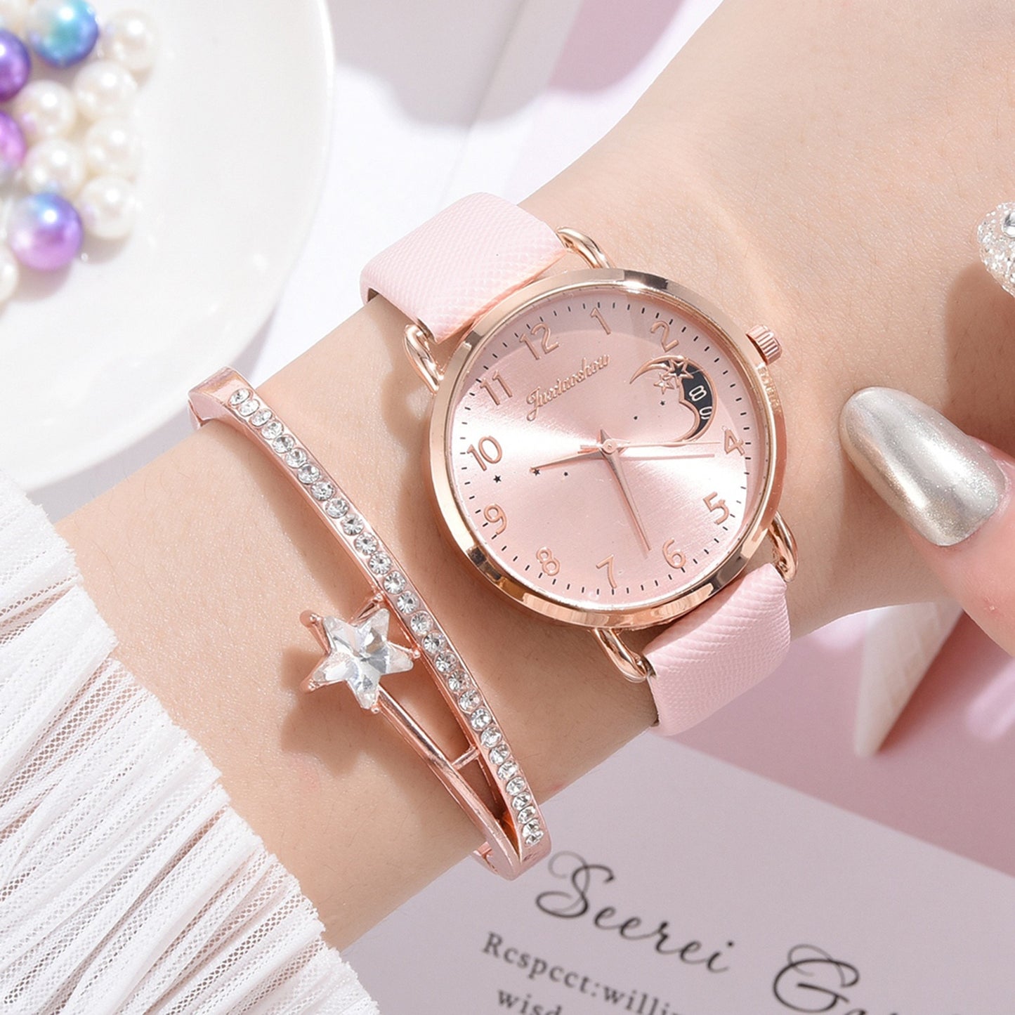 Luxury Leather Band Women's Wrist Watch - Harajuku Style