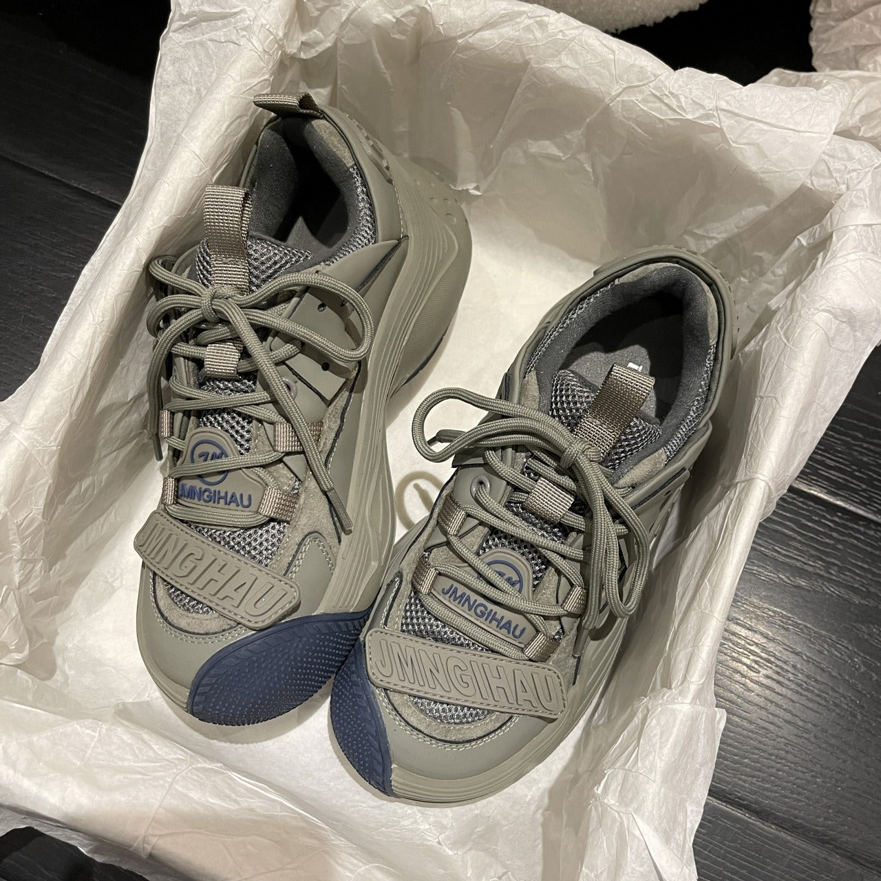 Hong Kong Style Women's Plush Retro Sneakers