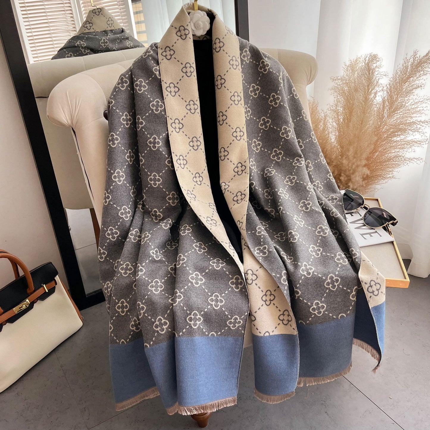 Playful Sunflower Pattern Imitation Cashmere Scarf