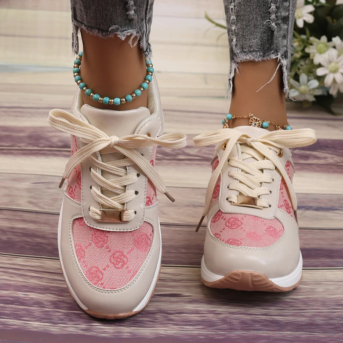 Flower Lace-Up Color Blocked Casual Sports Shoes
