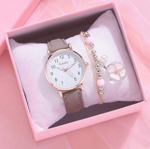 Vintage Harajuku Style Women's Leather Strap Watch