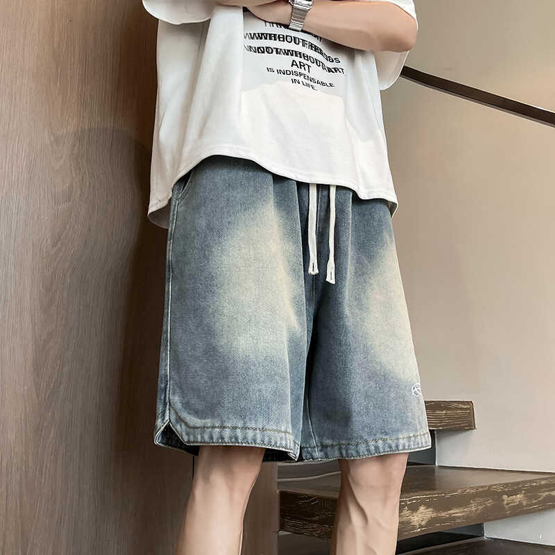 Washed Denim Five-Quarter Pants