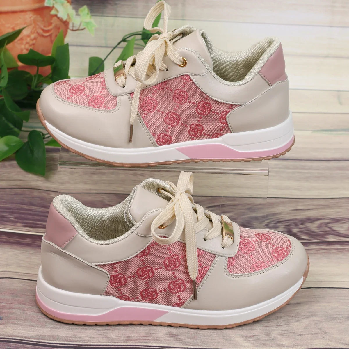 Flower Lace-Up Color Blocked Casual Sports Shoes