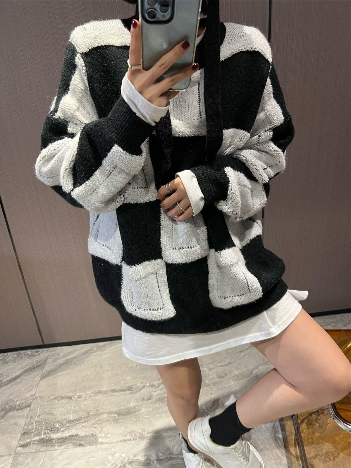 Harajuku Style Contrast Plaid Knit Top with Flocking