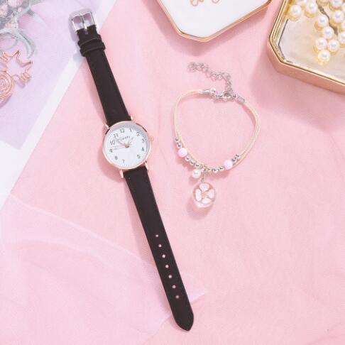 Vintage Harajuku Style Women's Leather Strap Watch