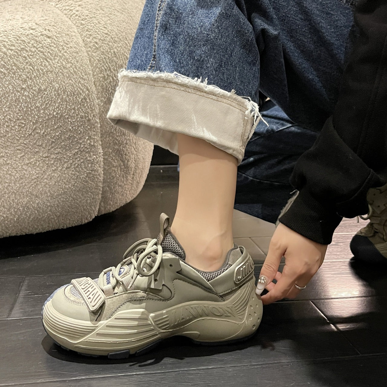 Hong Kong Style Women's Plush Retro Sneakers