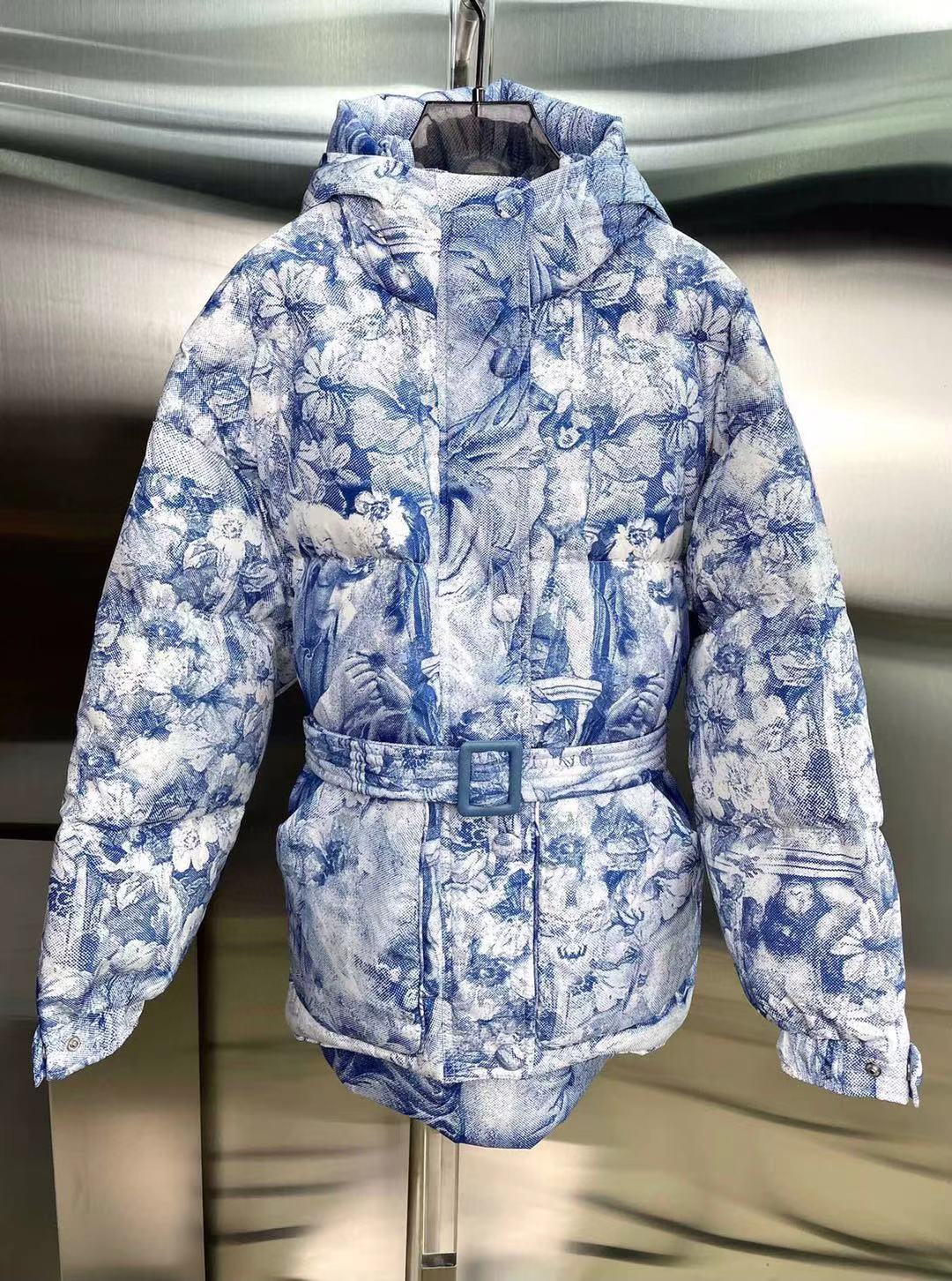 Thickened Warm Cotton Coat with Portrait Print