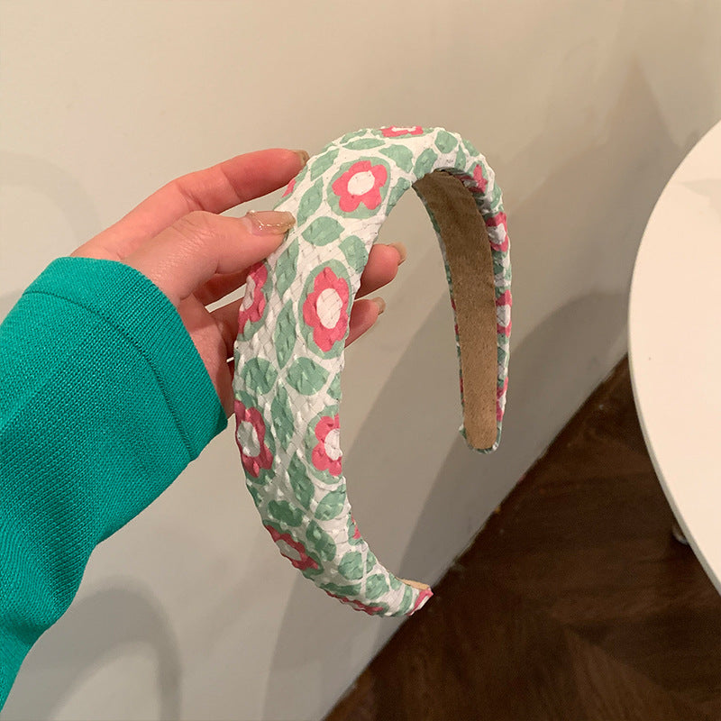 Strawberry-Flavored Wide-Brimmed Headband