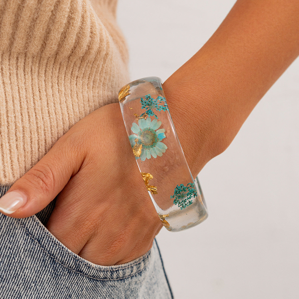 Playful Daisy Transparent Acrylic Bracelet Set