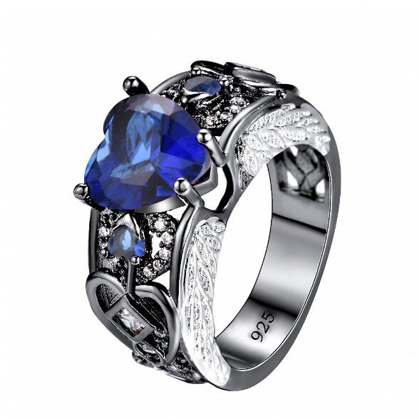 Retro May Birthstone Green Heart Ring in Black Gold