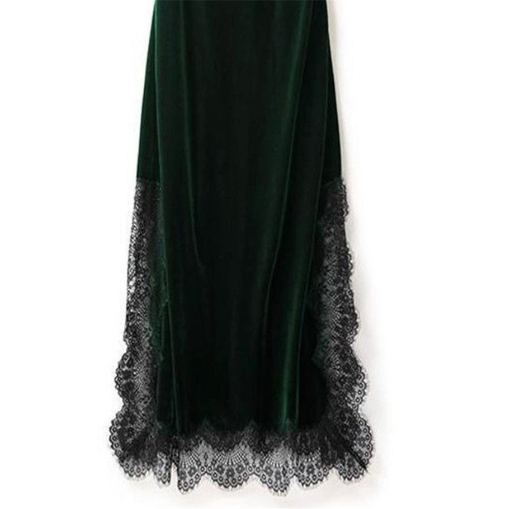 Goth Vintage Black Long Skirt Aesthetic Elegant Lace Patchwork Velvet Skirt Gothic Sexy Side Split High Waist Slit Party Skirt