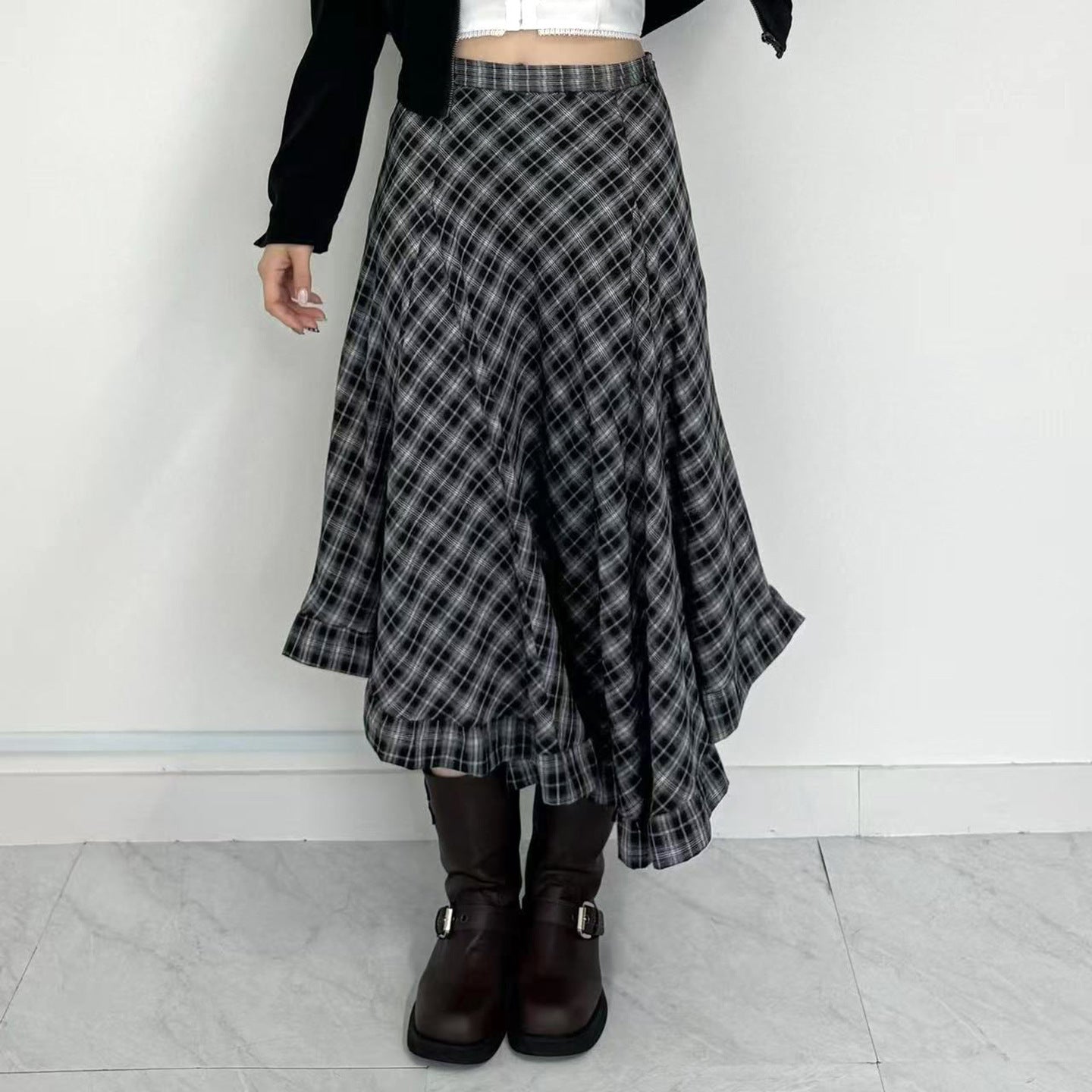 British College Style Irregular Plaid Skirt Hem Low Waist Vintage A-line Midi Skirt for Campus Girls with Slimming Fit