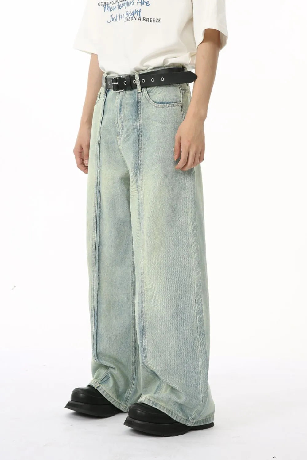 Playful Wide Leg Jeans with Pockets