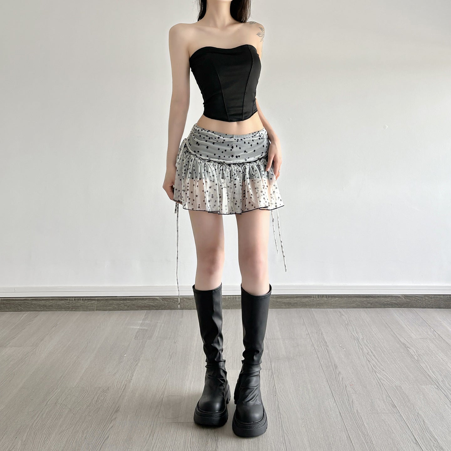 Star Print Side Strap Pleated Skirt