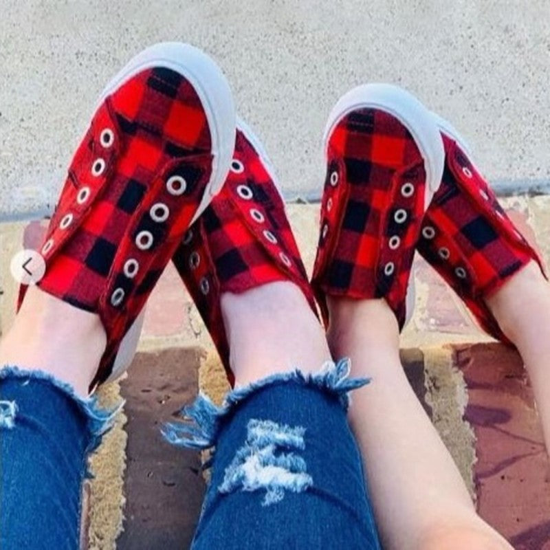 Women's Large Size Slip-On Canvas Shoes