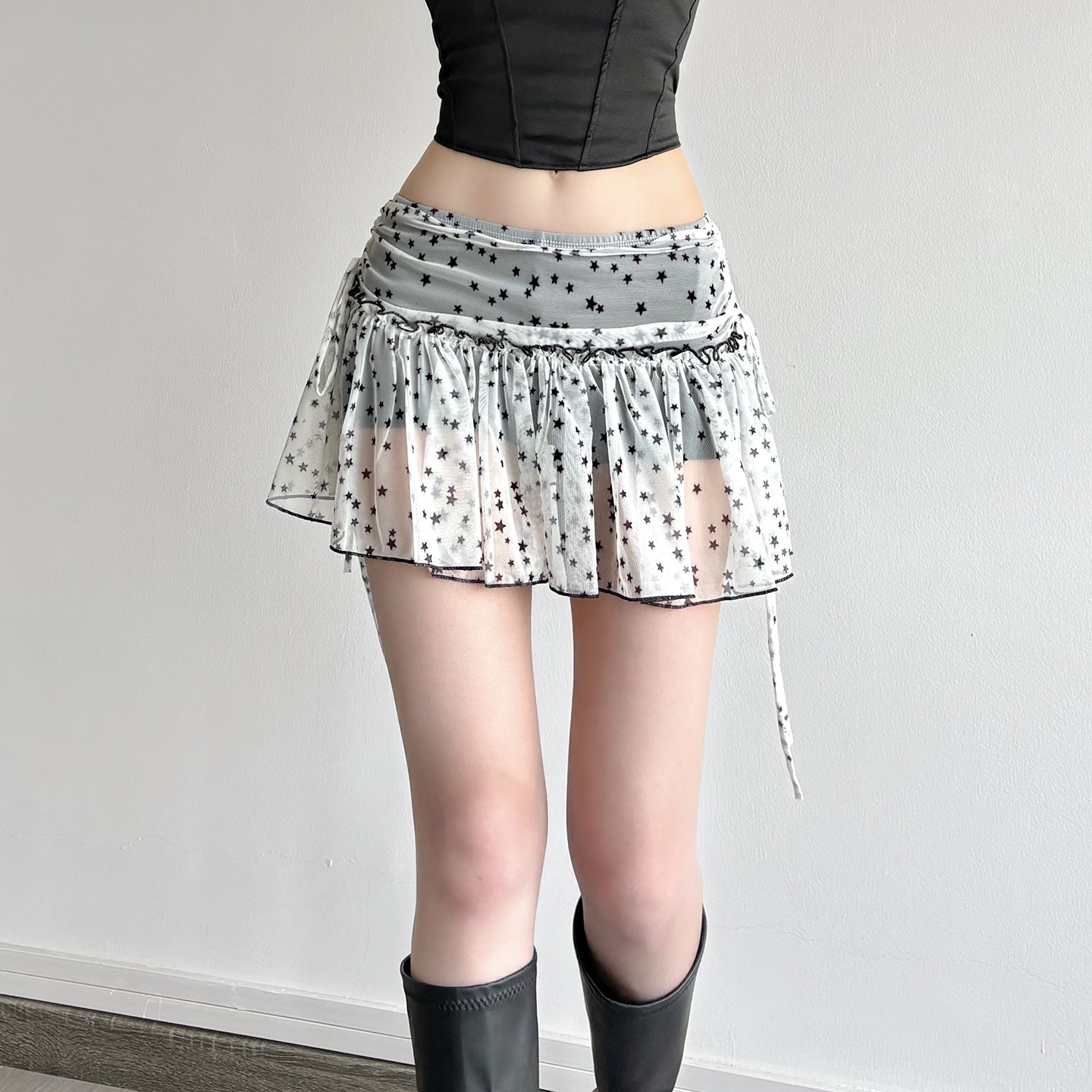 Star Print Side Strap Pleated Skirt