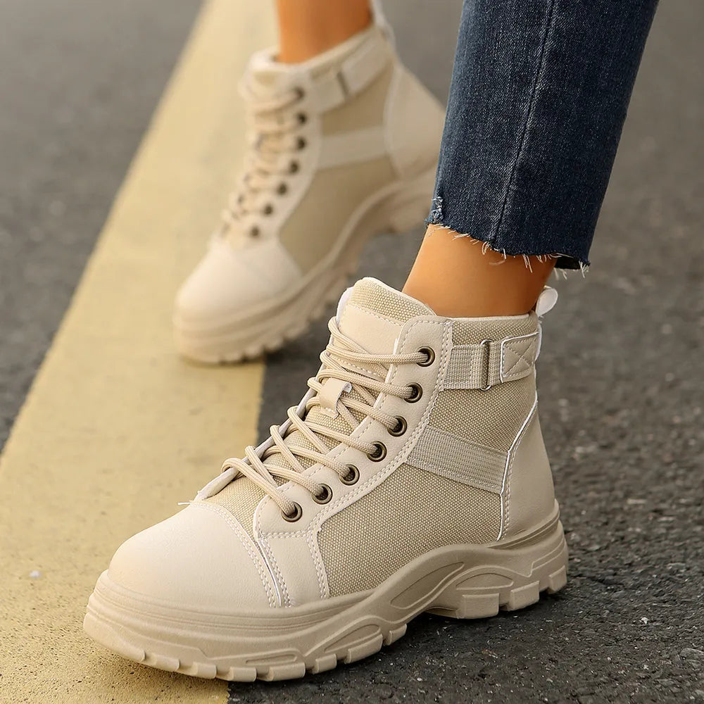 Round-Toe Lace-Up Boots for Casual Wear