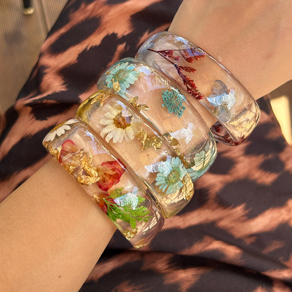 Playful Daisy Transparent Acrylic Bracelet Set