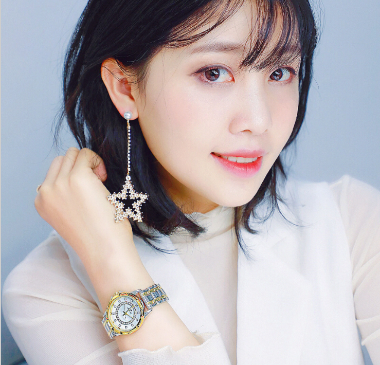 Elegant Rhinestone Gold Watch for Women