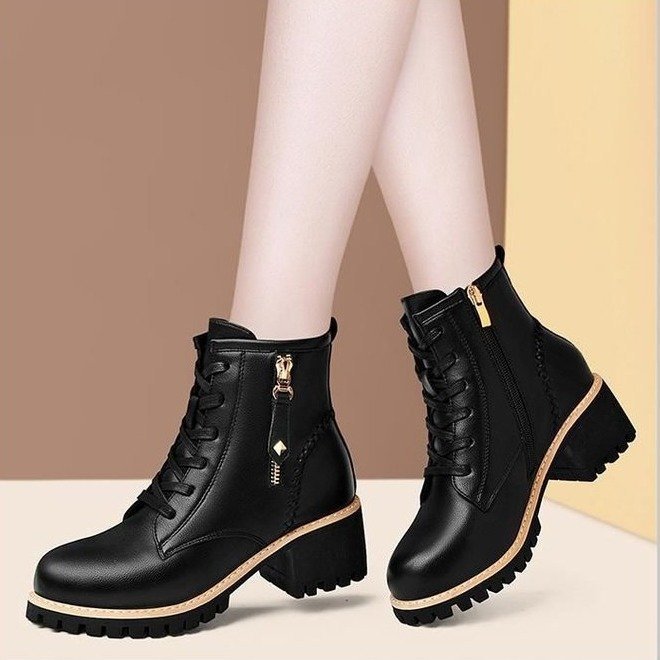 Mid-Length Women's Black Leather Casual Boots with Six Holes and Single Lining