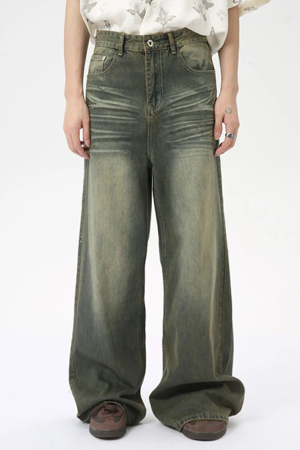 Playful Wide Leg Jeans with Pockets
