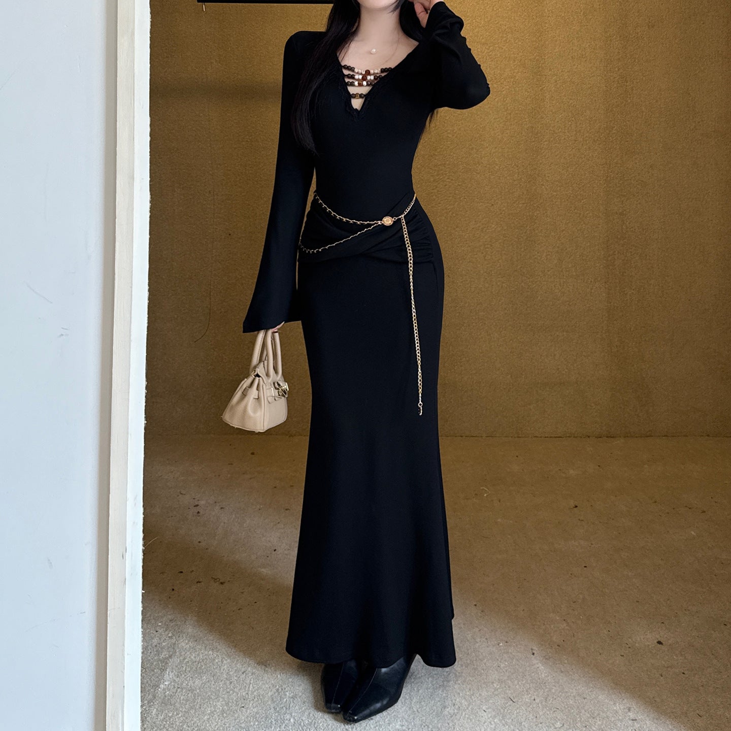 Deep V Beaded Royal Sister Wind Spicy Girl Waist Pack Hip Dress