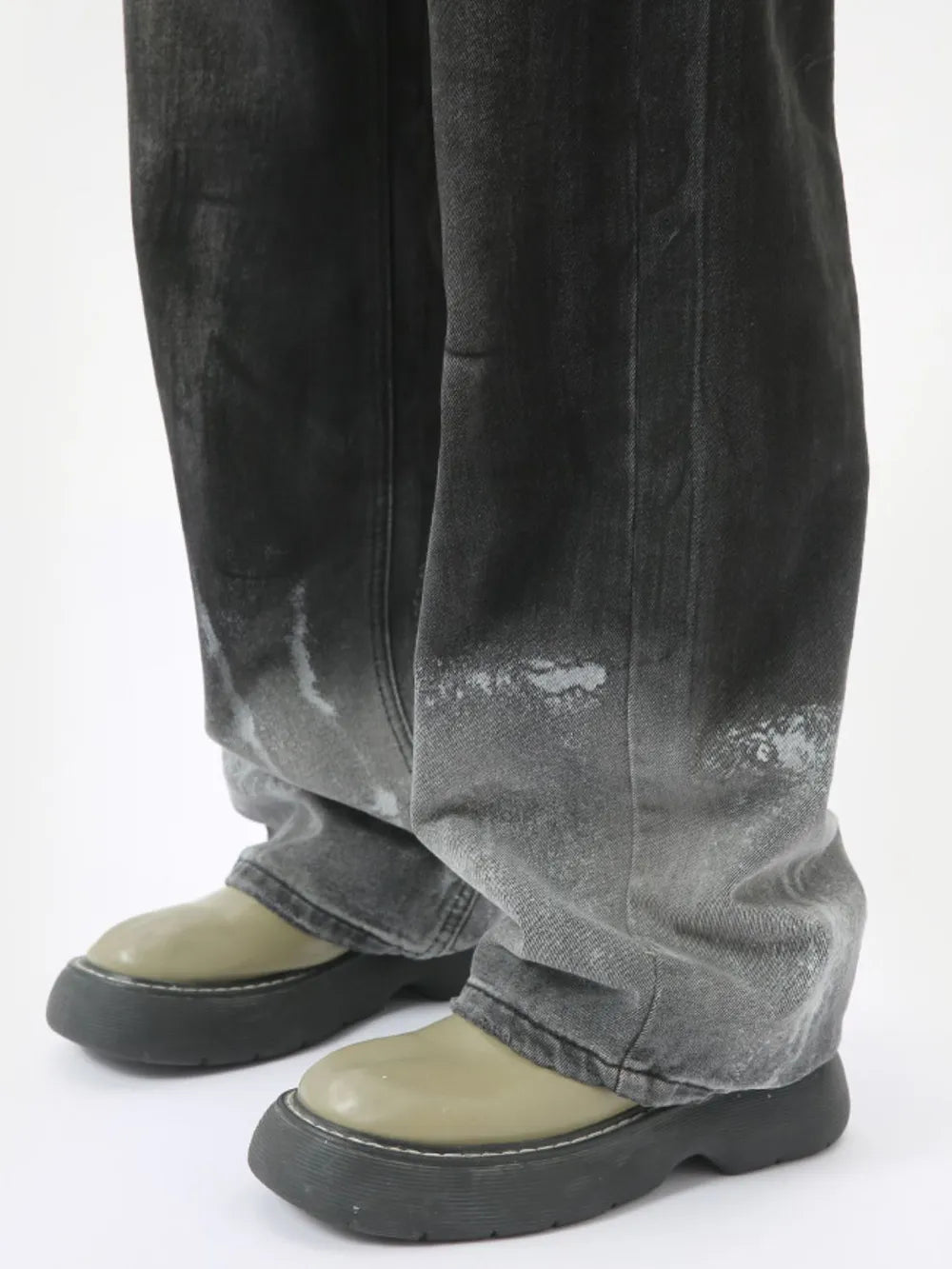 Playful Wide Leg Jeans with Pockets